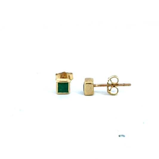 Leon Baker 9KYG EMERALD SQ STUDS NAT 9ECT34E