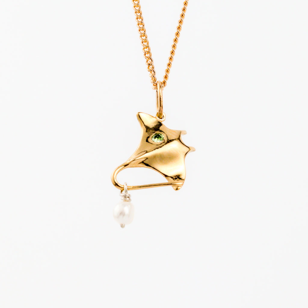 Coral Bay Jewels – Yellow Gold Stingray Pearl Pendant