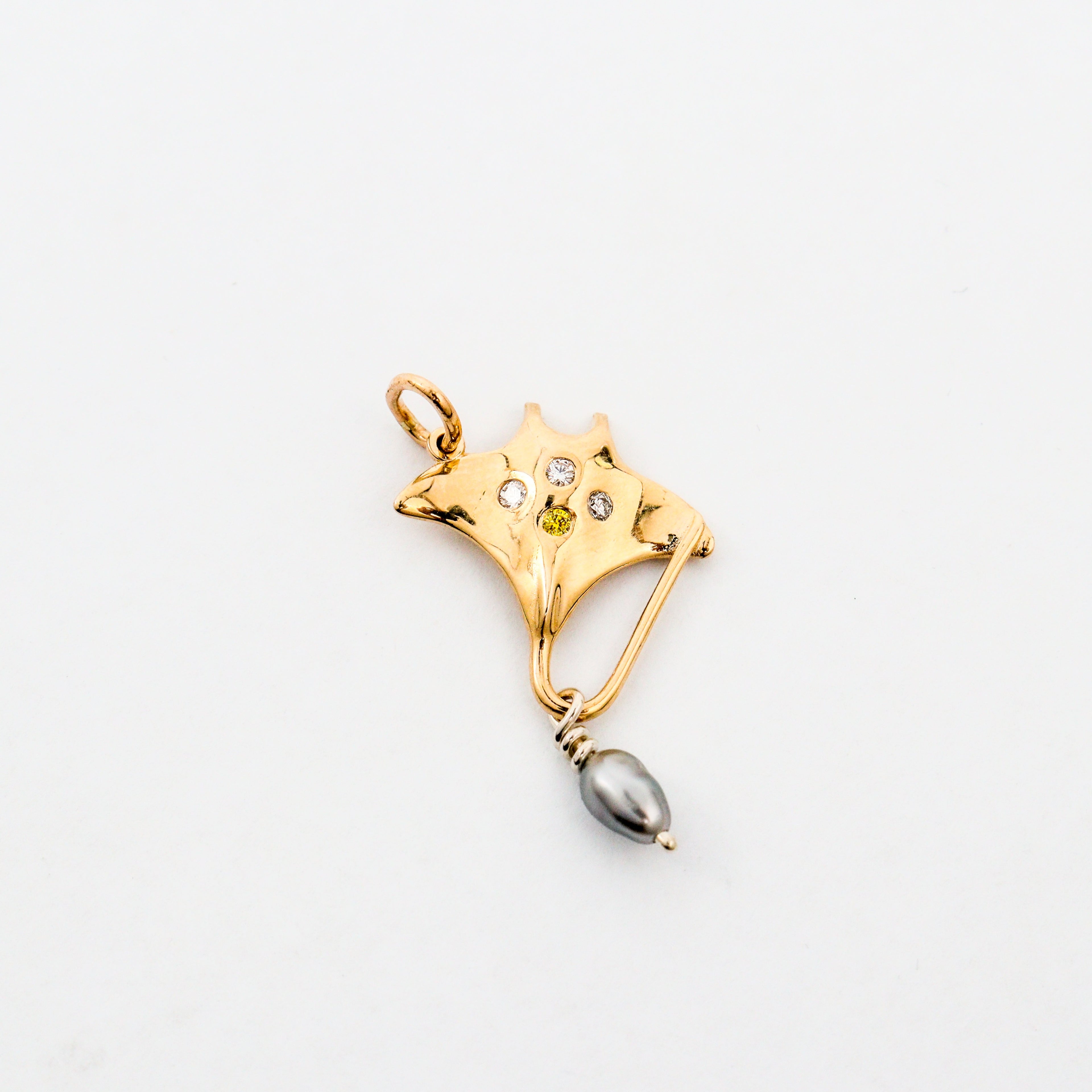Coral Bay Jewels – Yellow Gold Stingray Drop Pearl Pendant