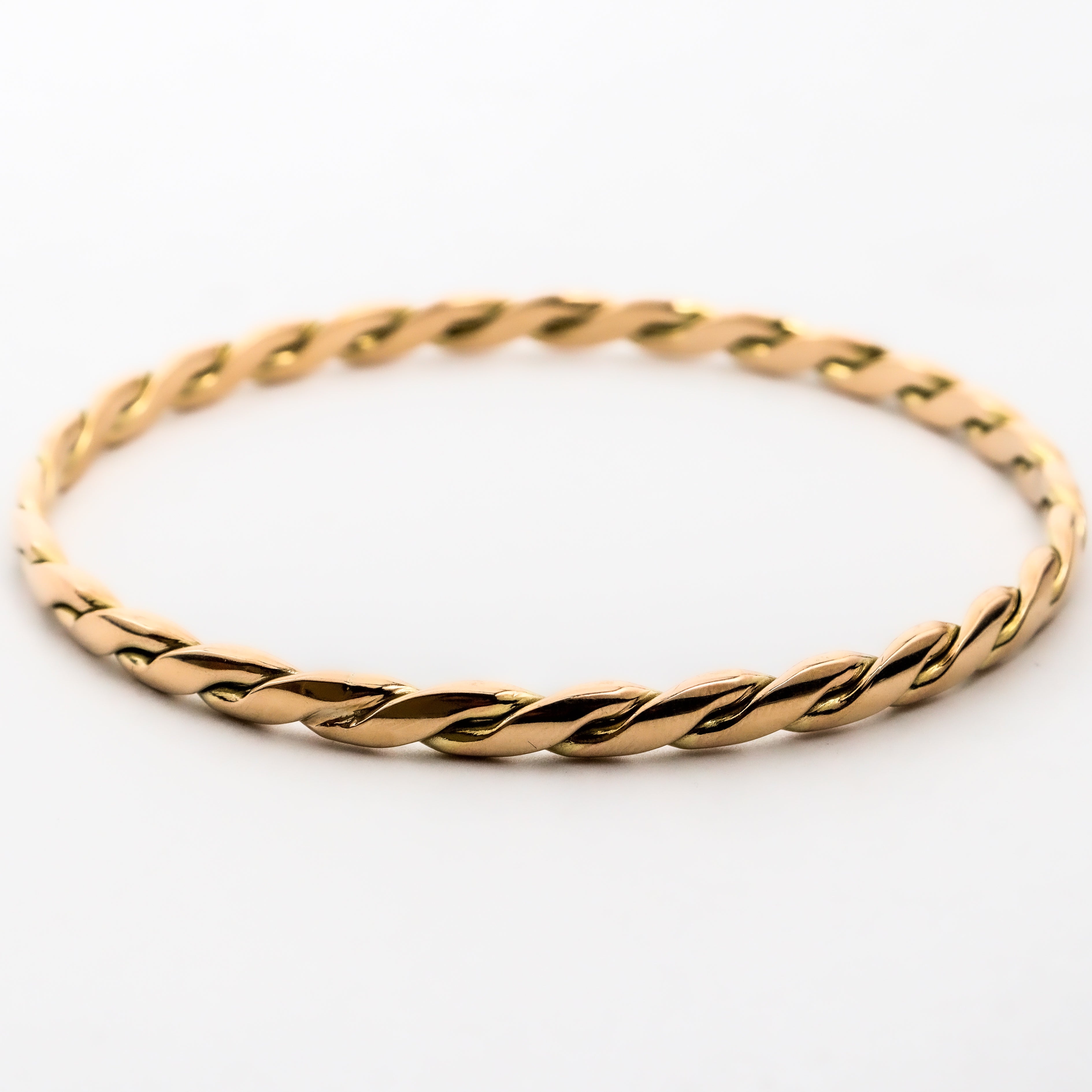 Leon Baker – Yellow Gold Full Twist Bangle