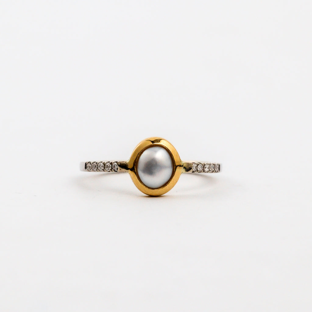 Coral Bay Jewels – White & Yellow Gold Broome Keshi Pearl & Diamond Ring