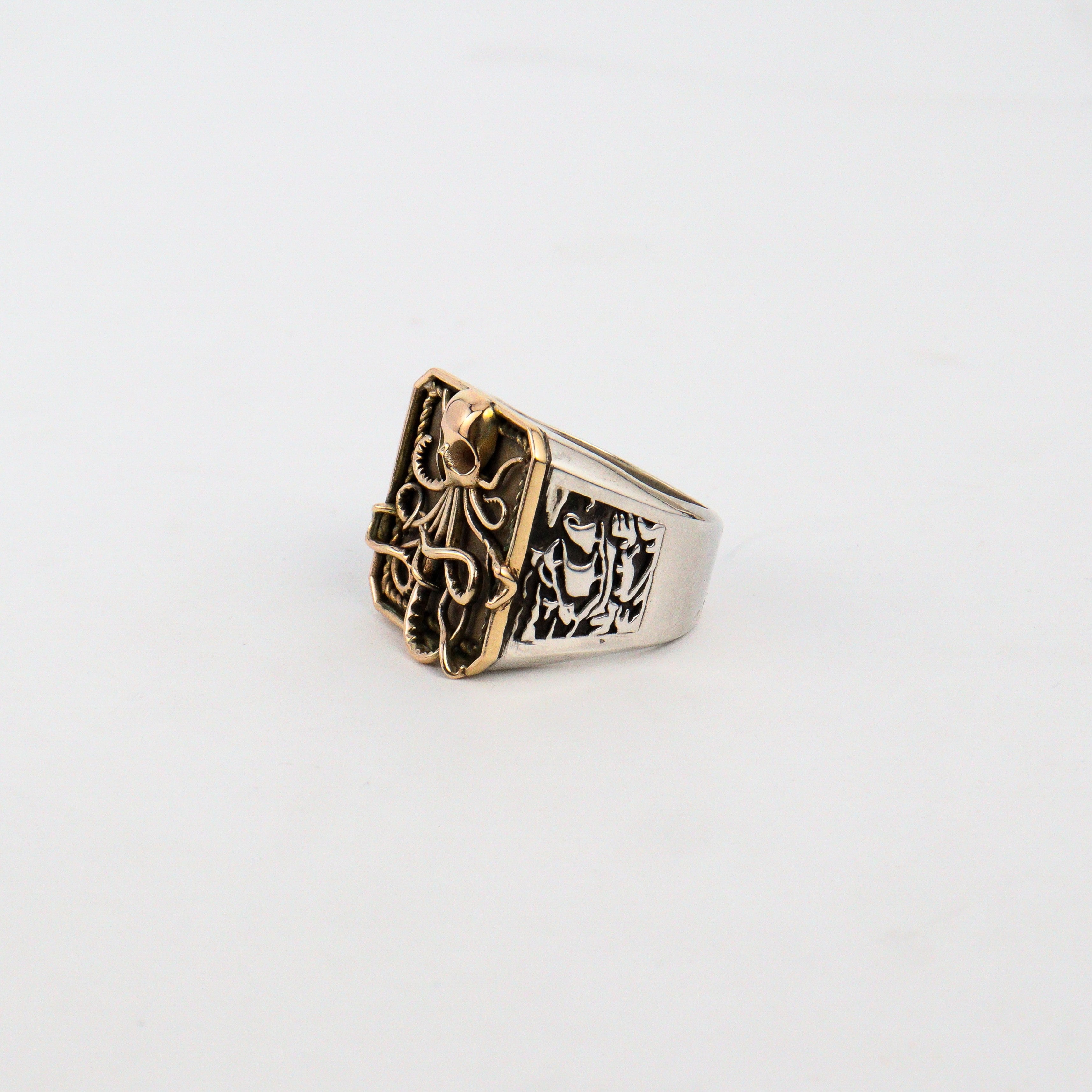 Coral Bay Jewels – Kraken Signet Ring