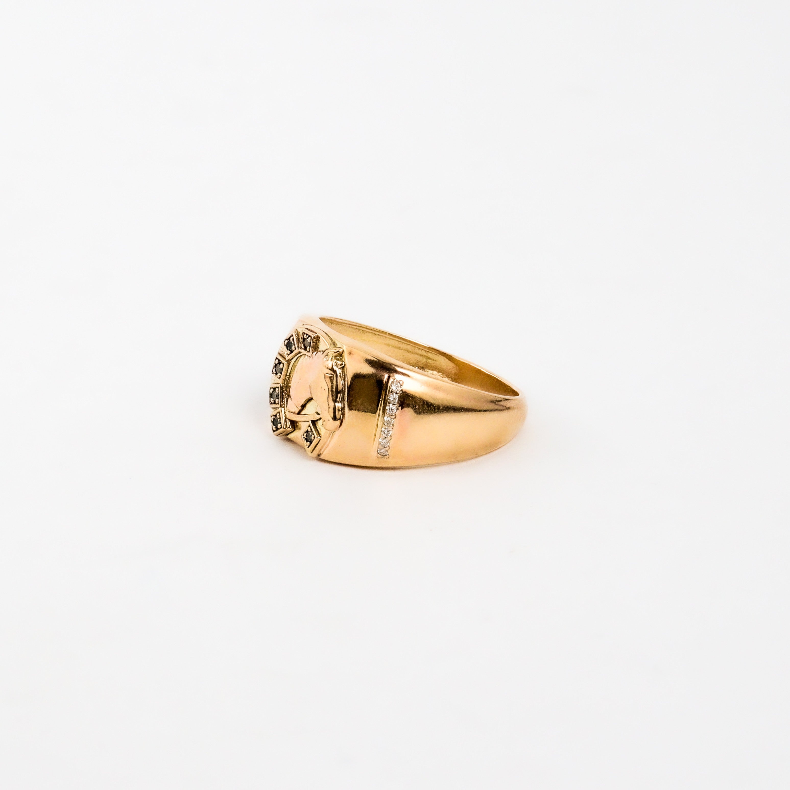 Leon Baker – Gold Horse Ring