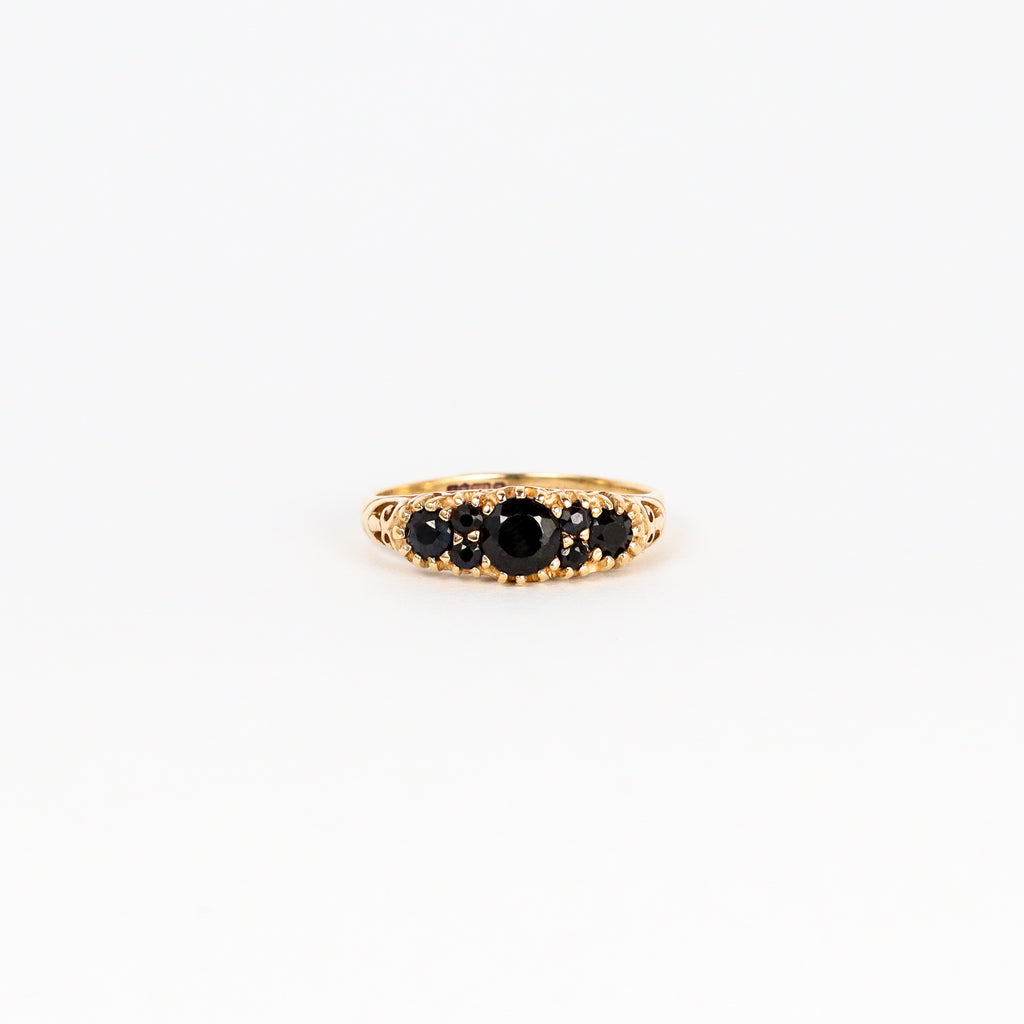 Leon Baker – 9K Yellow Gold Sapphire Ring