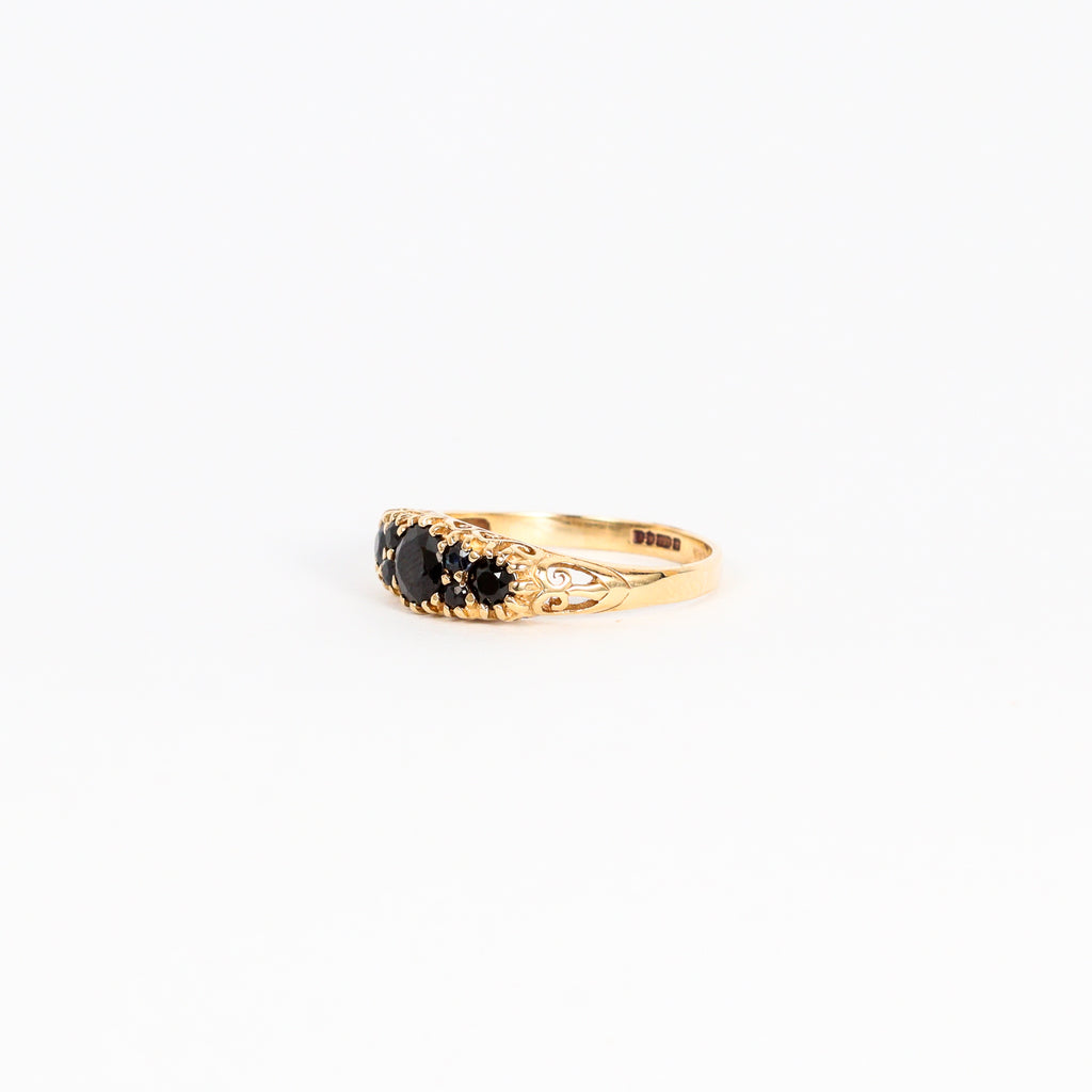Leon Baker – 9K Yellow Gold Sapphire Ring