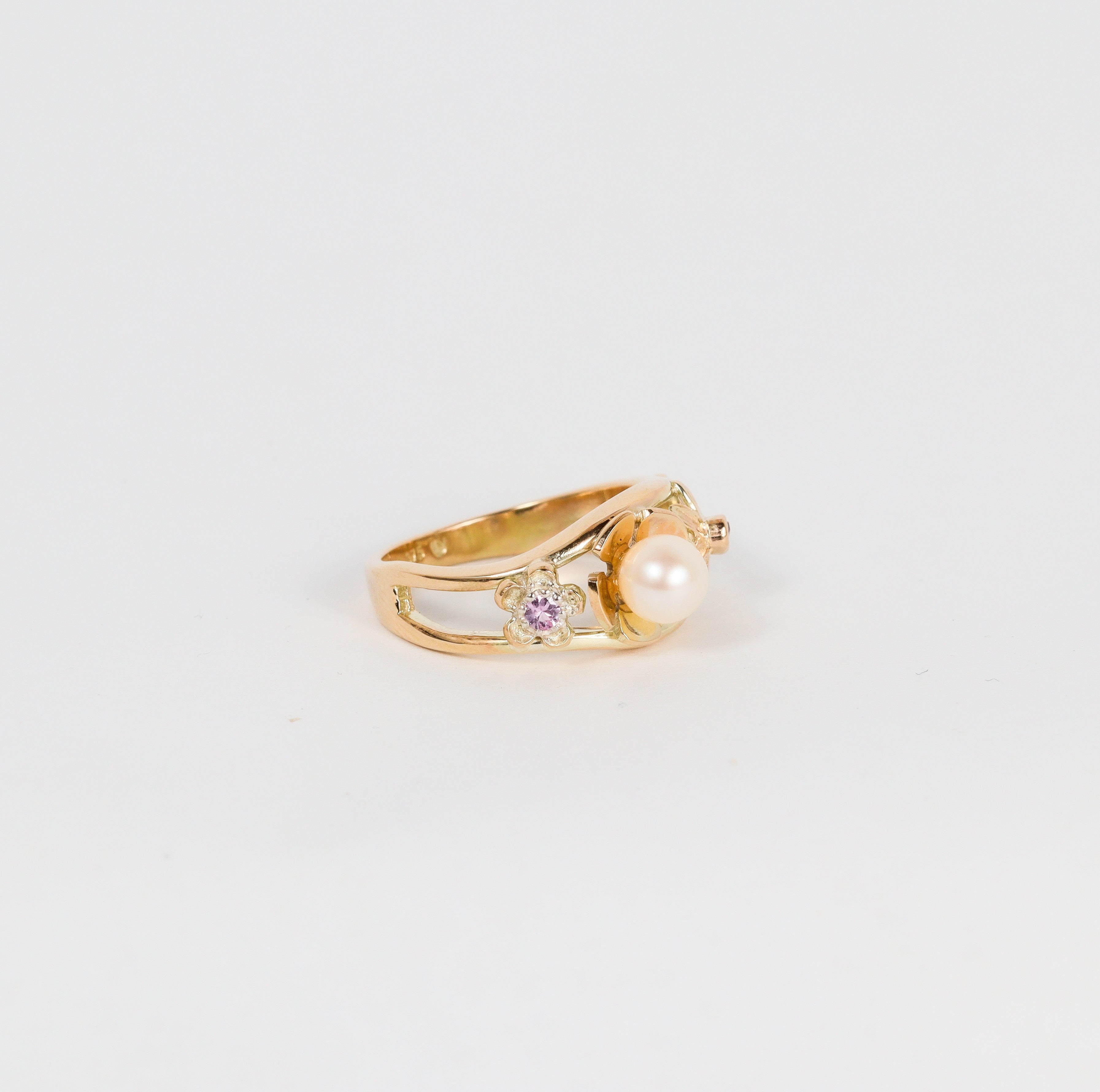 Leon Baker – Geraldton Wax Wildflower Ring